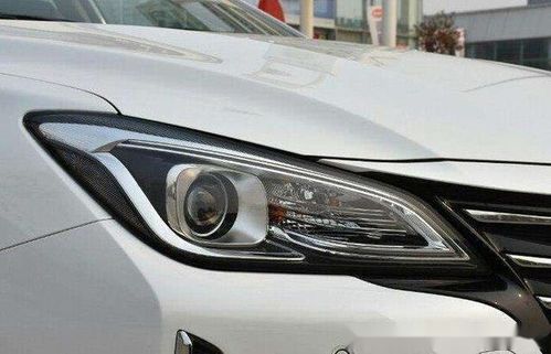 汽车大灯泡多少伏 汽车大灯泡多少伏