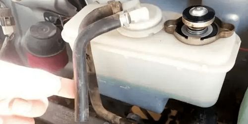 汽车膨胀壶多少压力 汽车膨胀壶多少压力