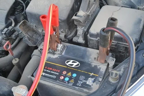 汽车电瓶都多少电 汽车电瓶都多少电