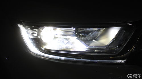 汽车大灯多少v电压
