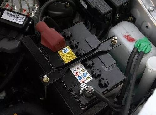 比亚迪汽车换电瓶多少