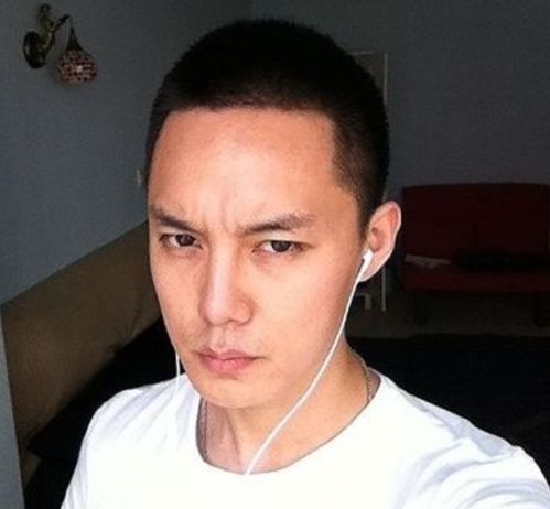 蒋一侨寸头变长发太甜了 蒋一侨寸头变长发太甜了