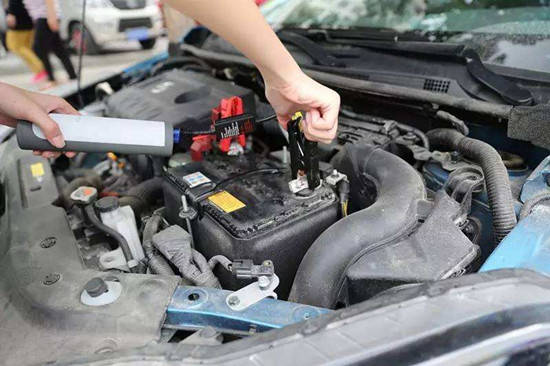 汽车发动要多少电瓶 汽车发动要多少电瓶