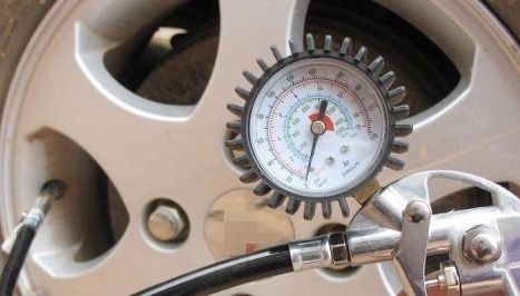 汽车充气冲多少气压