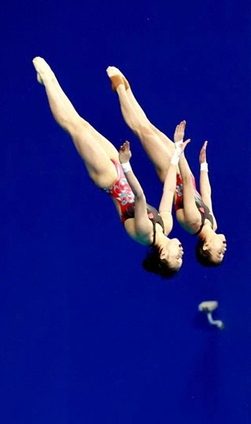 全红婵陈芋汐最后一跳水花消失 全红婵陈芋汐最后一跳水花消失