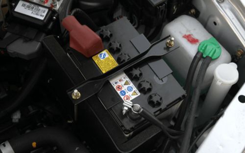 换个汽车电瓶多少银子 换个汽车电瓶多少银子