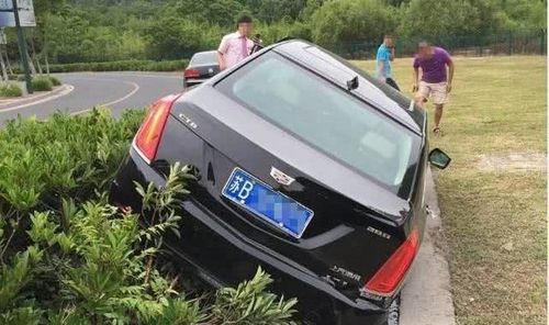 汽车拐弯车速是多少 汽车拐弯车速是多少