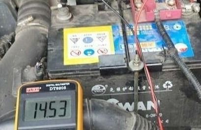 汽车多少伏充电正常 汽车多少伏充电正常