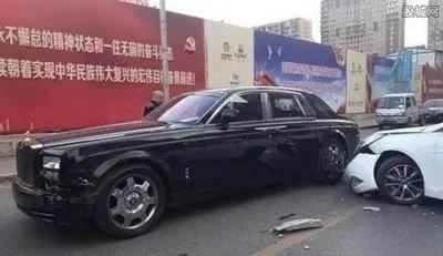 汽车撞倒猪血赔偿多少 汽车撞倒猪血赔偿多少