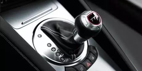 汽车开多少换刹车 汽车开多少换刹车