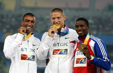 费翔夺田径亚锦赛男子十项全能冠军 费翔夺田径亚锦赛男子十项全能冠军