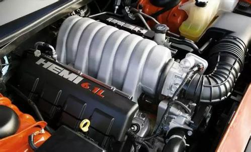 汽车首多少升机油 汽车首多少升机油