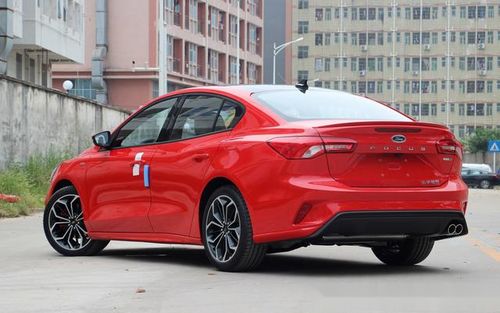 汽车弯度加速多少合适 汽车弯度加速多少合适