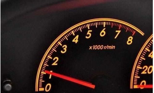 汽车转速平稳多少转 汽车转速平稳多少转