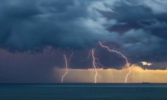 气象部门回应西藏现红色精灵闪电 气象部门回应西藏现红色精灵闪电