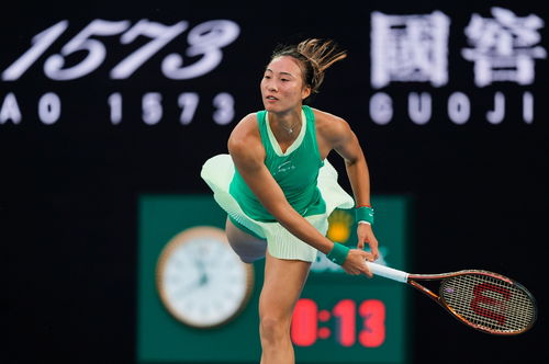 郑钦文不敌萨巴伦卡止步法网8强 郑钦文不敌萨巴伦卡止步法网8强