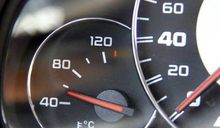 汽车温度机油多少正常 汽车温度机油多少正常