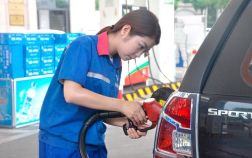 多少公里汽车加油合适 多少公里汽车加油合适