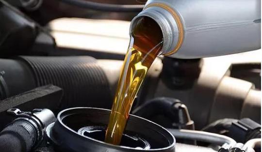汽车机油放多少升