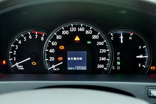 汽车仪表显示多少 汽车仪表显示多少