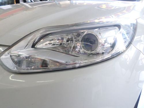 汽车透镜大灯电压多少 汽车透镜大灯电压多少