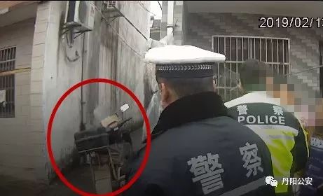 女子遭水枪攻击 警方称男子未逃逸 女子遭水枪攻击 警方称男子未逃逸