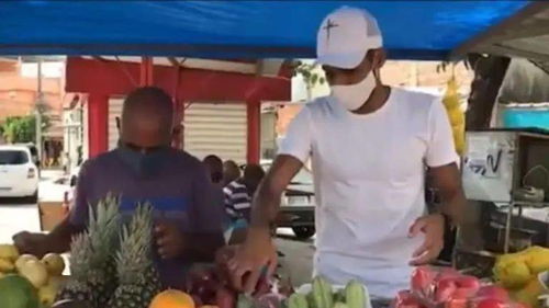 “赌王”孙女街头摆摊当小贩 “赌王”孙女街头摆摊当小贩