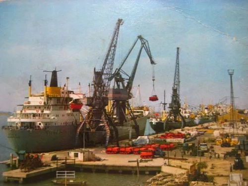 小汽车有多少轮船 小汽车有多少轮船