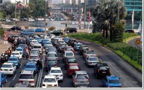 汽车堵车耗油多少正常 汽车堵车耗油多少正常