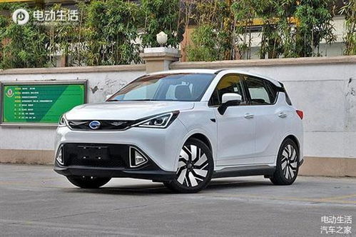 汽车近光灯多少瓦数