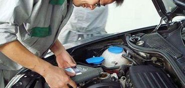 汽车保养换多少油 汽车保养换多少油