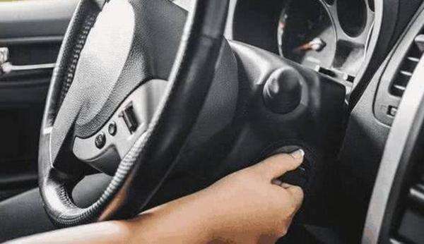 汽车拍气管温度多少 汽车拍气管温度多少