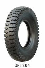 汽车每个轮胎载重多少 汽车每个轮胎载重多少