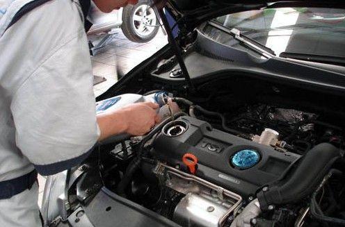 汽车机油最少是多少