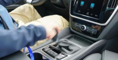 汽车油门最快踩多少 汽车油门最快踩多少