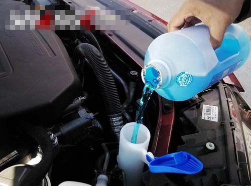 汽车洗玻璃多少伏