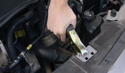 汽车开灯电瓶电压多少 汽车开灯电瓶电压多少