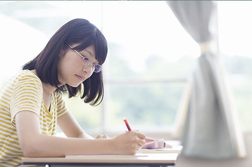 女生高考724分爸爸激动到尖叫 女生高考724分爸爸激动到尖叫