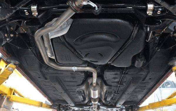 汽车底部宽度多少 汽车底部宽度多少