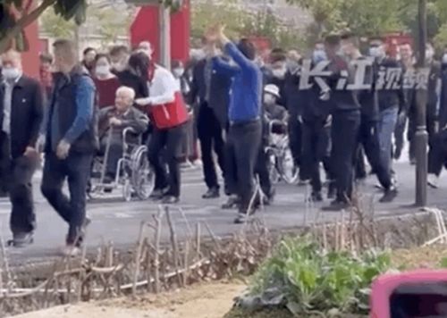 黄旭华院士今日在广东家乡安葬 黄旭华院士今日在广东家乡安葬