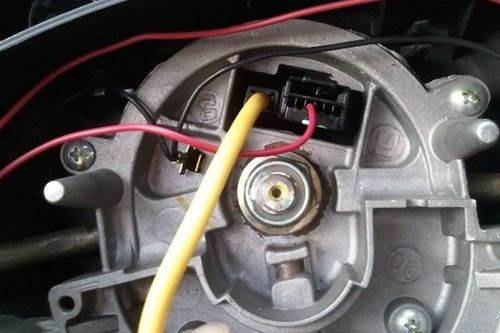 汽车气囊插头电阻多少 汽车气囊插头电阻多少