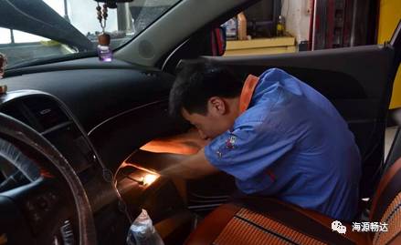 汽车地毯清洗多少费用 汽车地毯清洗多少费用