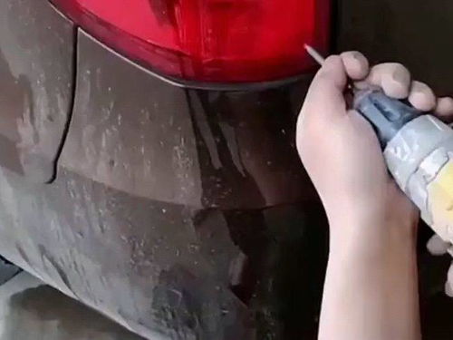 汽车后灯亮度多少正常