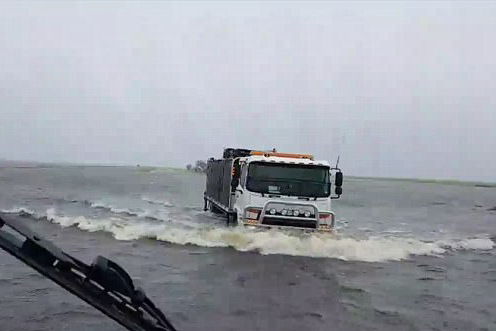 汽车淹到多少能行驶 汽车淹到多少能行驶