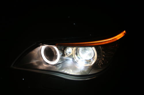 小汽车共有多少灯 小汽车共有多少灯