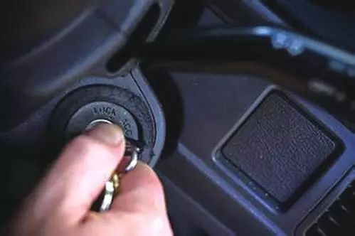 汽车打火是多少伏 汽车打火是多少伏