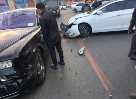 汽车前杠赔多少 汽车前杠赔多少