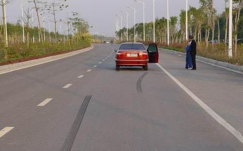 汽车跑偏多少合理 汽车跑偏多少合理