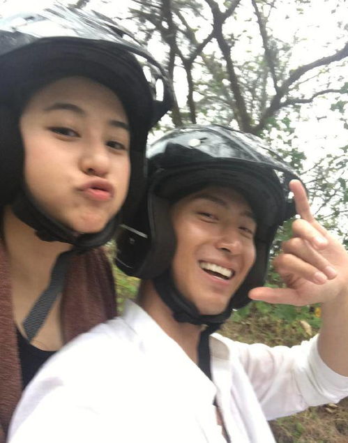 曹格17岁儿子晒照官宣恋情 曹格17岁儿子晒照官宣恋情