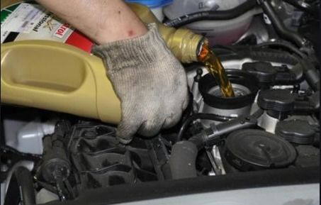 汽车多少机油要加油 汽车多少机油要加油